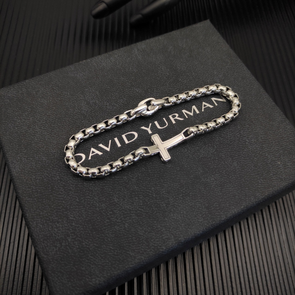 David Yurman Silver 5mm Box Chain Cross Bracelet - Picture 6 of 6